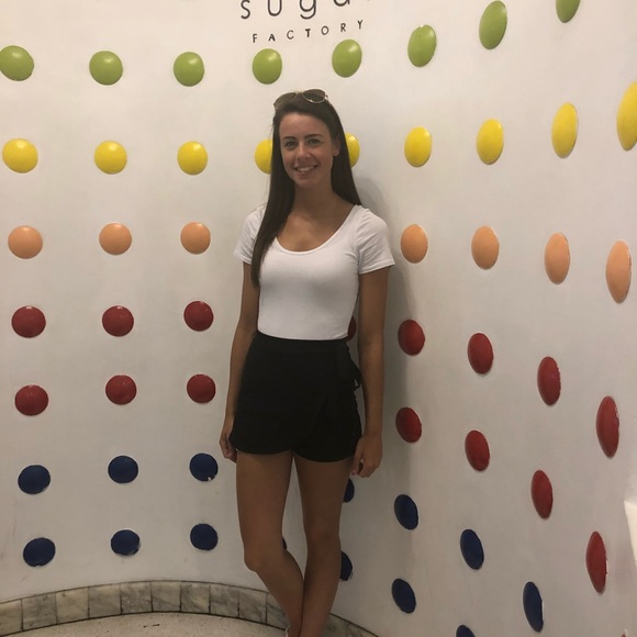 Meet your Posher, Allison - Picture 1 of 1